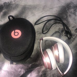Rose gold Beats solo 3 wireless
